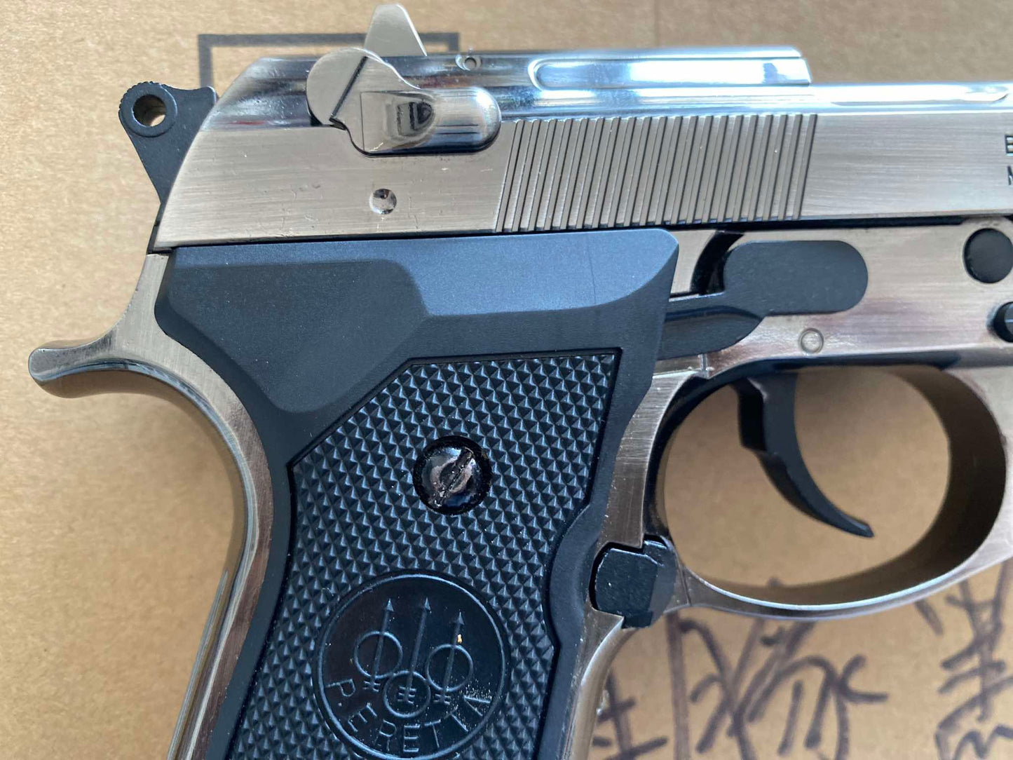 Black and Silver Gel Blaster Pistol Mod. 92FS mm Parabellum